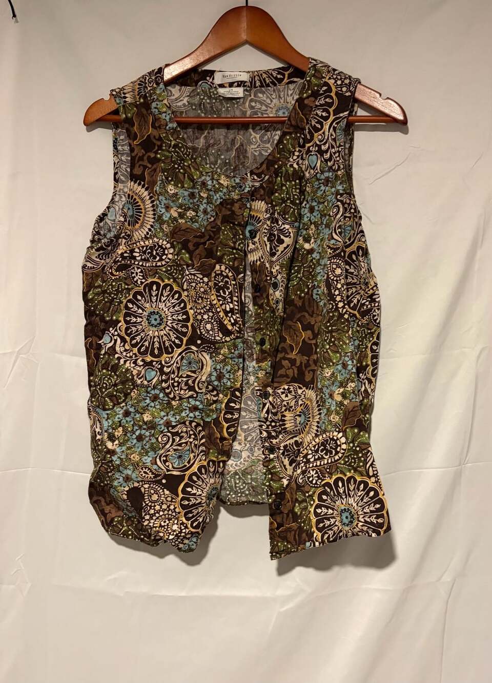 Van Heusen Sleeveless Top with Paisley and Floral Print, Size L